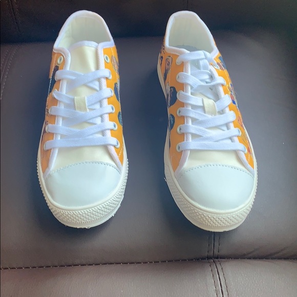 Lakers Legend Chucks - Picture 4 of 6